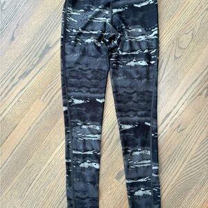 Nike Black and Gray Patterned Leggings